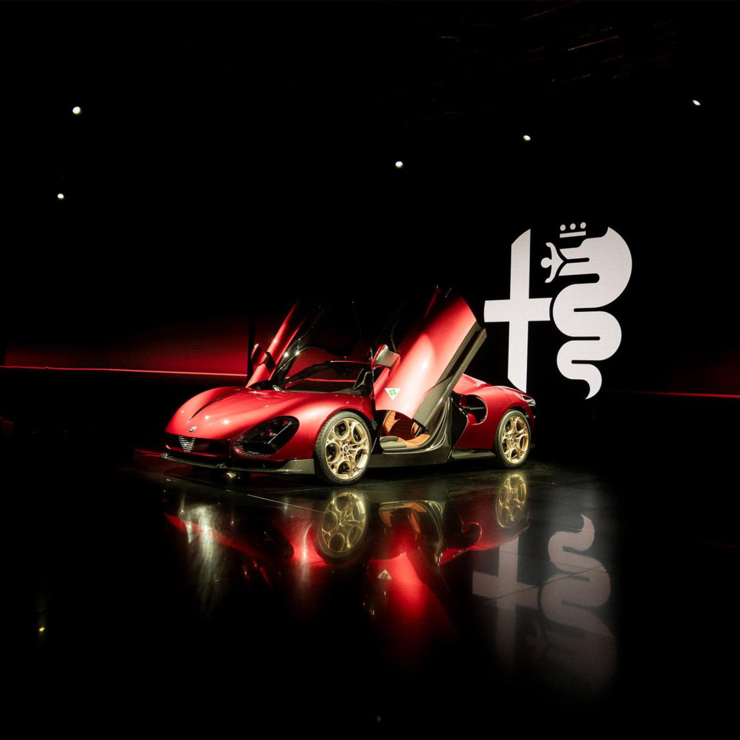 World Launch Alfa Romeo 33 Stradale