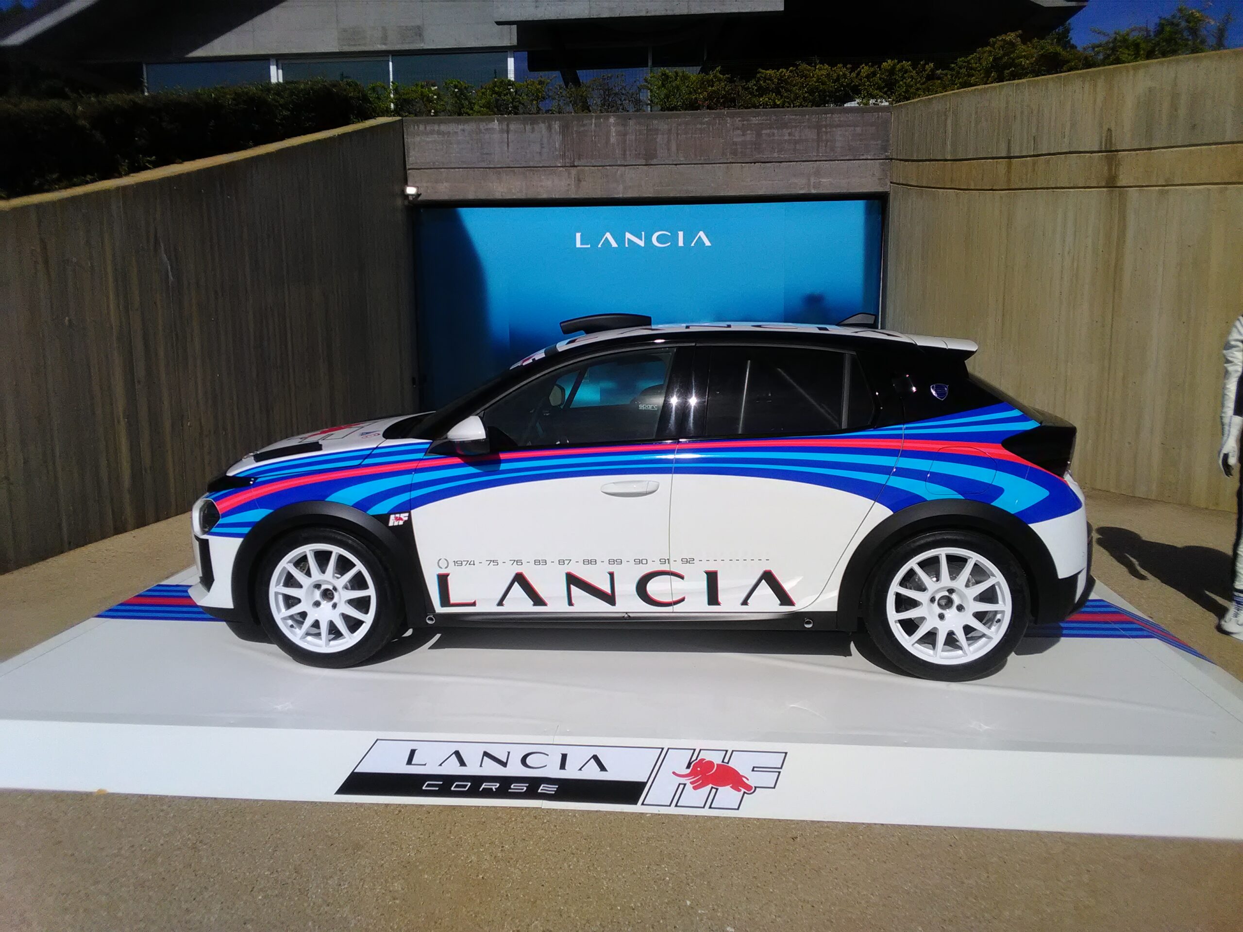 Lancia Y Media Drive