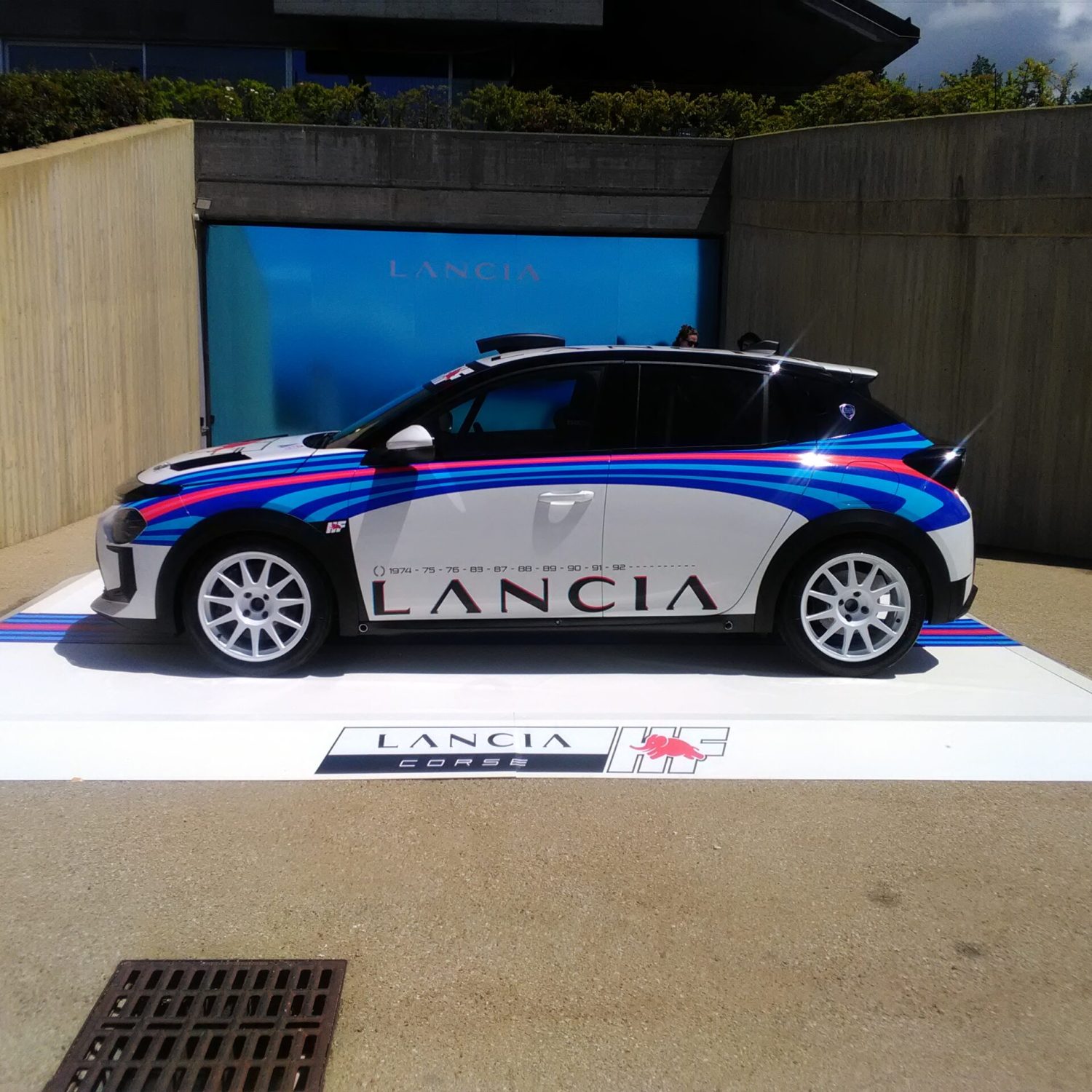 Lancia Y Media Drive